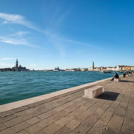 Ca'micaela Near Biennale Apartamento Veneza