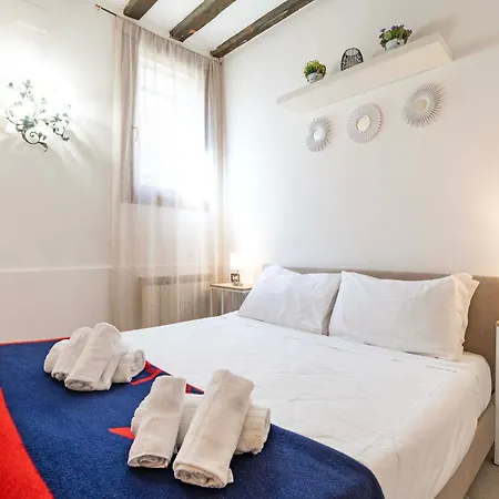 Ca'micaela Near Biennale * Veneza